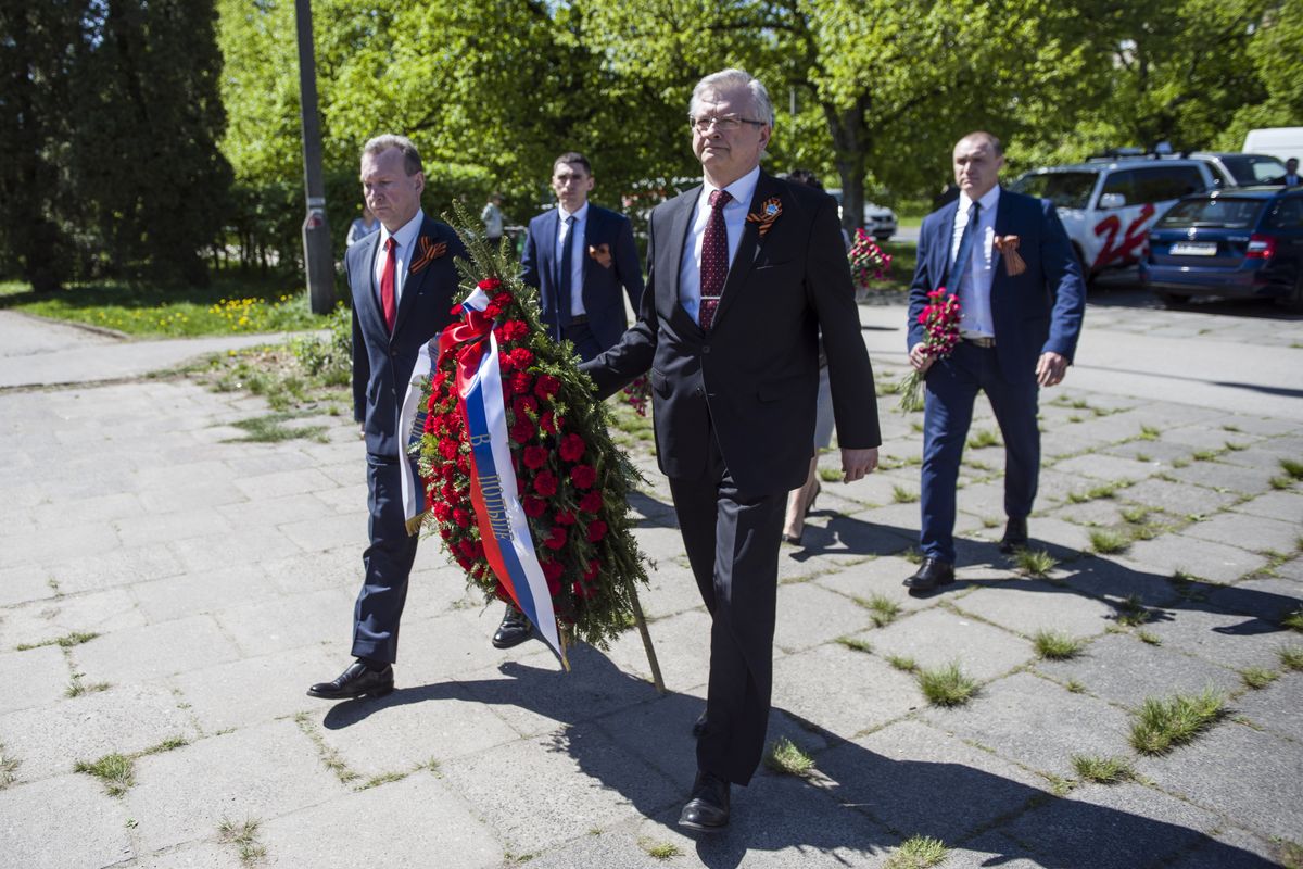 Сєргєй Андрєєв планує поставити квіти біля мавзолею радянських воїнів 