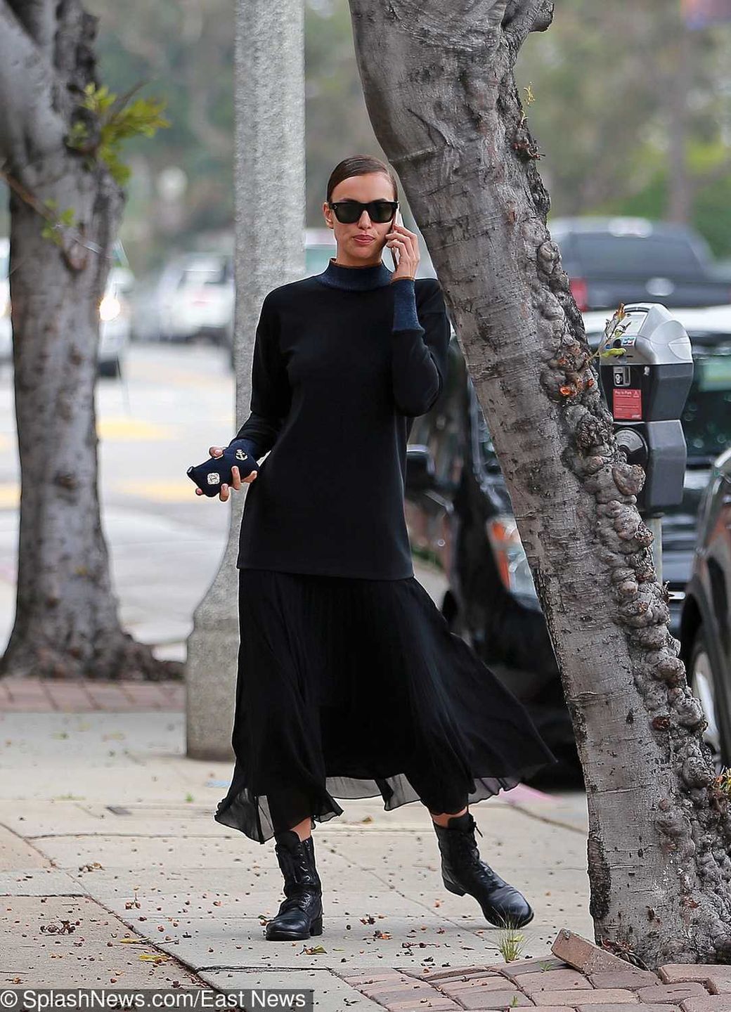 Irina Shayk cała na czarno