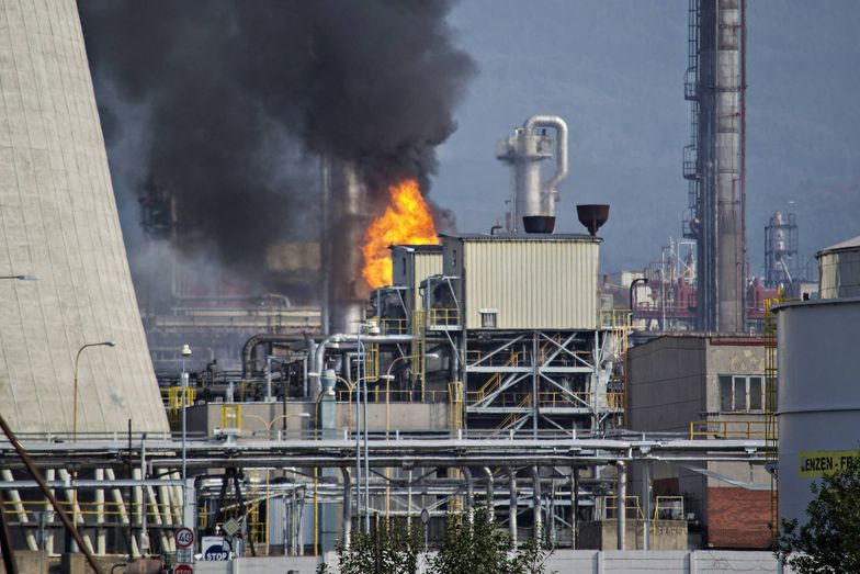 PKN Orlen i Unipetrol liczą straty po pożarze rafinerii