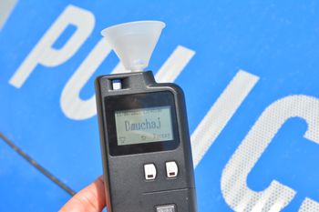 Ścinawa: Wjechała autem w płot. Miała prawie 4 promile alkoholu