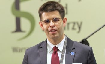 Ujawniono zarobki prezesa NIL. Jankowski potwierdził