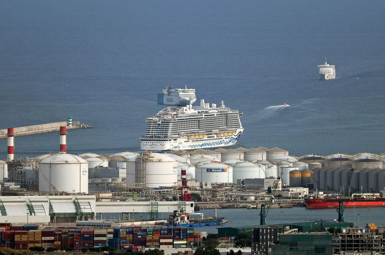 AIDA Cruises ship in the port of Barcelona, on 26th August 2022. (Photo by JoanValls/Urbanandsport /NurPhoto via Getty Images)