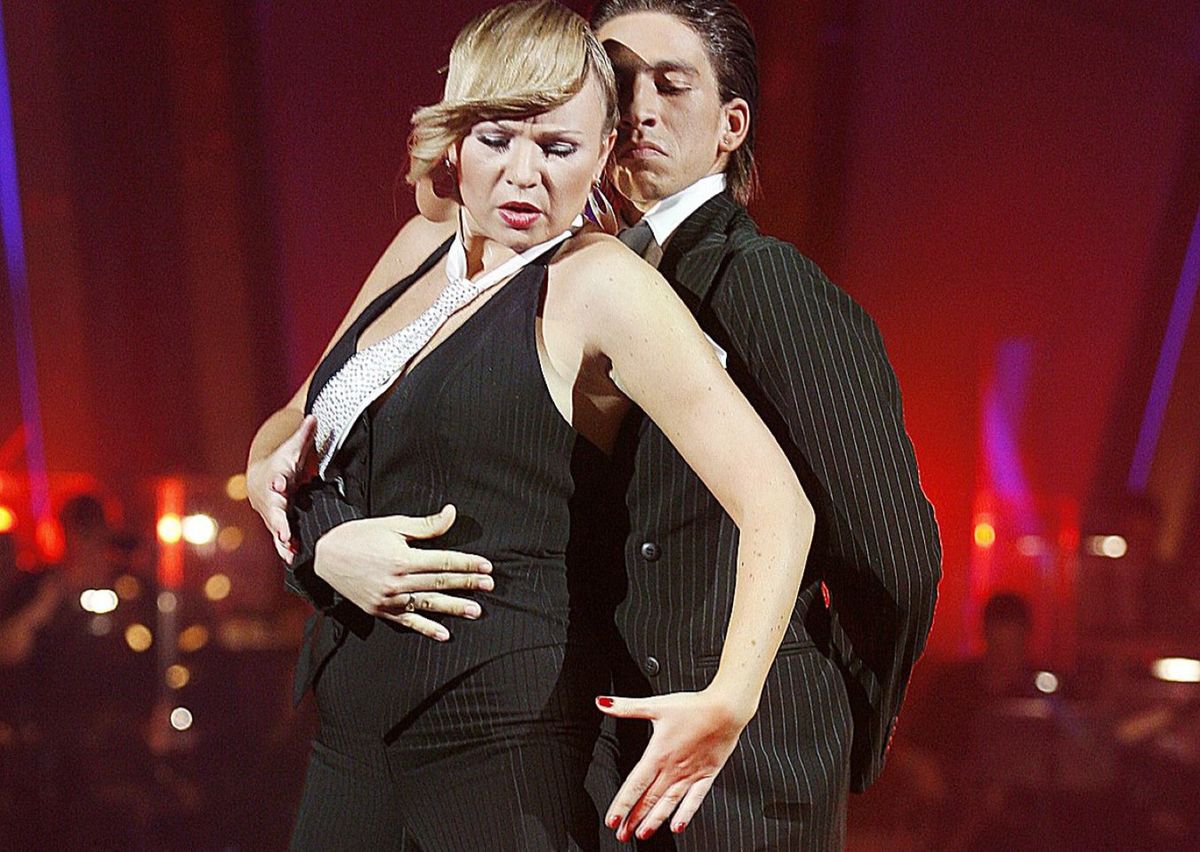 Anna Guzik w tangu z Łukaszem Czarneckim podczas "Tańca z gwiazdami"