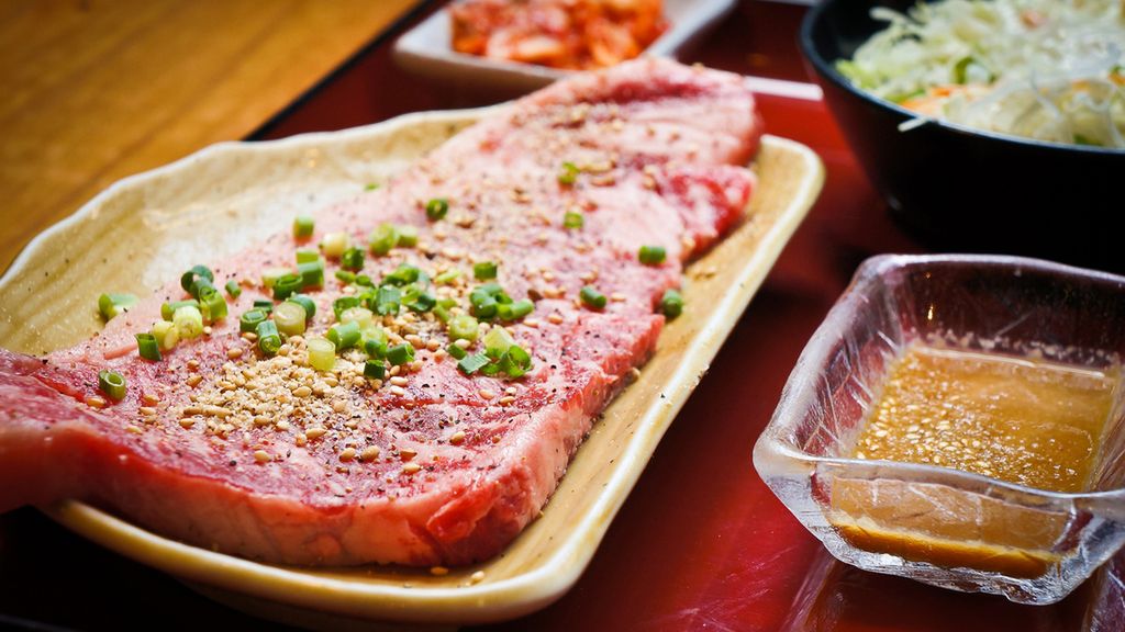 Surowy mostek wołowy z zewnętrznej części bez kości (samo mięso, II klasa mięsa)