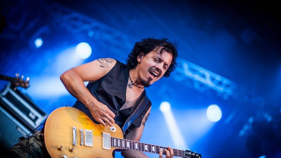 Poza kierowaniem ukraińskimi kolejami, Balczun jest też muzykiem zespołu Chemia.