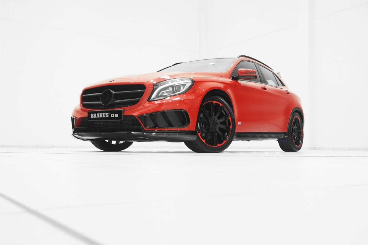 Mercedes-Benz GLA 220 CDI Brabus (2015) - bezbronny agresor