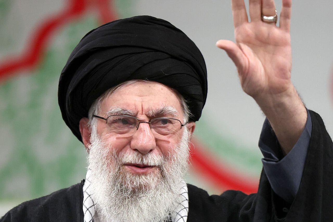 95 miliardów dolarów. Tajemnice fortuny byłego przywódcy Iranu