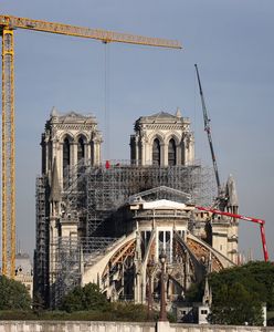Zebrano setki milionów euro na odbudowę katedry Notre Dame. Planów rekonstrukcji brak