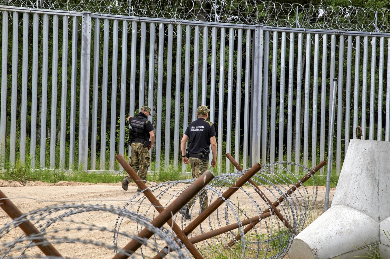 Służby raportują "syryjski ślad" na pograniczu. 25 sekund na rozszczelnienie zapory