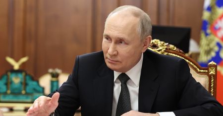 Zrobiła to na Placu Czerwonym. Teraz jest poszukiwana przez ludzi Putina