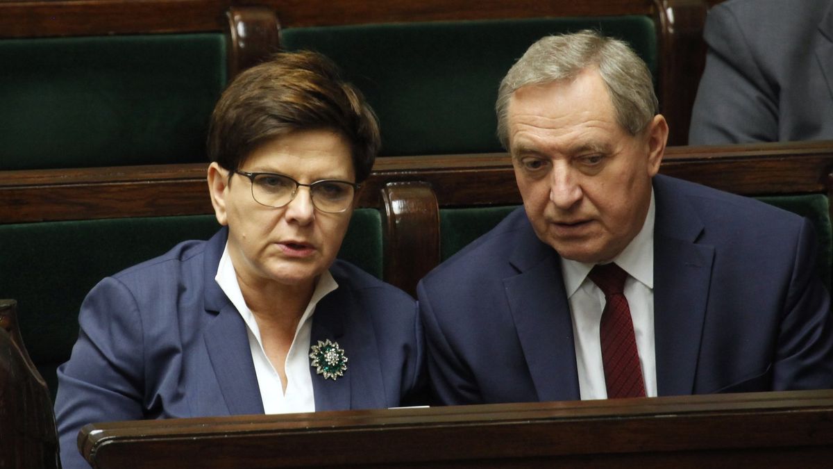 Projekt ustawy, który złożył Henryk Kowalczyk, zaufany człowiek premier Szydło, nie podoba się politykom nawet partii rządzącej.