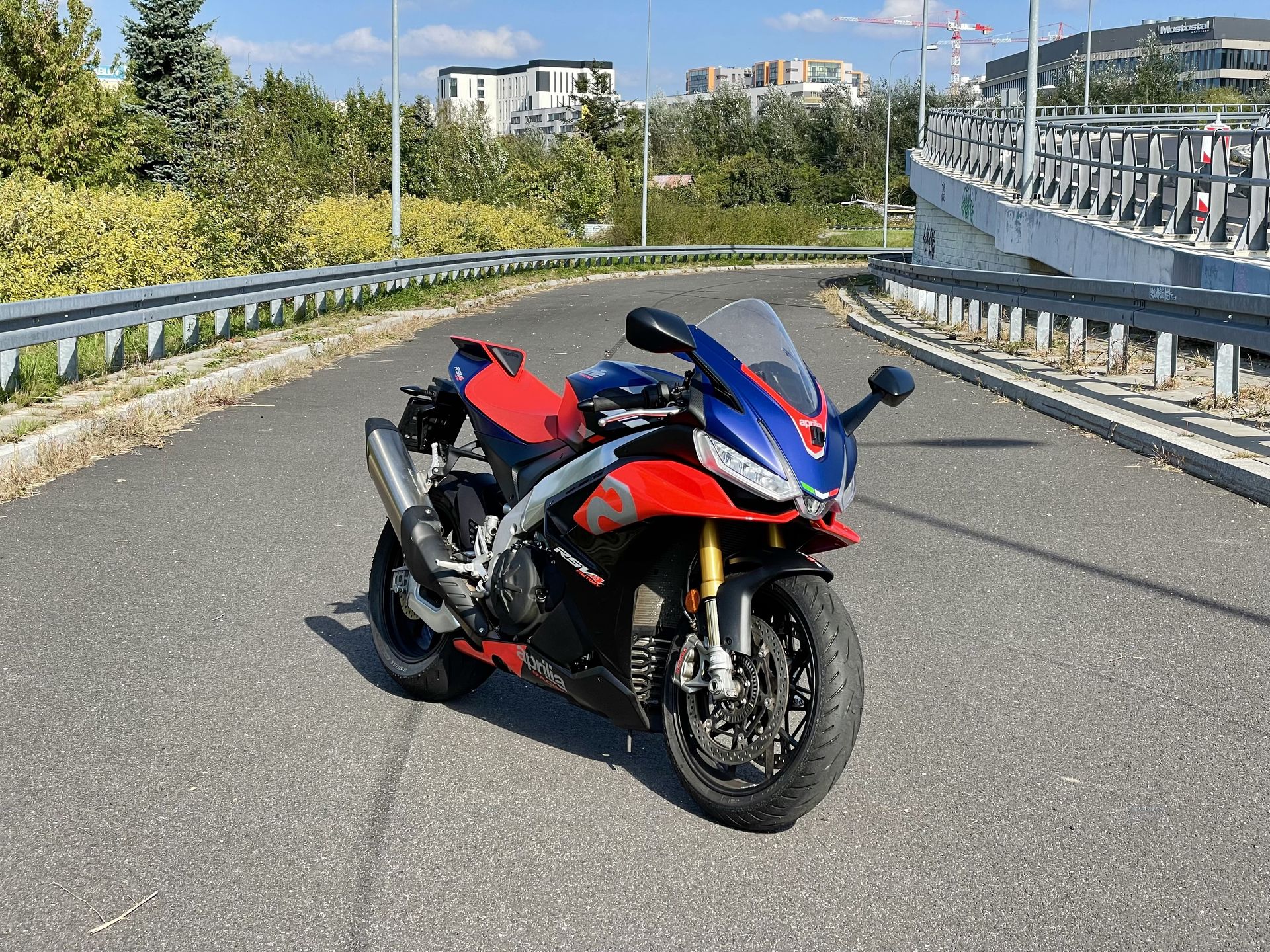 Aprilia RSV4 Factory