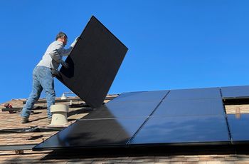 Własna fotowoltaika po zmianach przepisów. Czy to się jeszcze w ogóle opłaca?