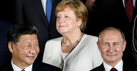 Chińska ziemia i rosyjski księżyc