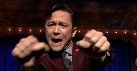 Joseph Gordon Levitt naśladuje... NICKI MINAJ!