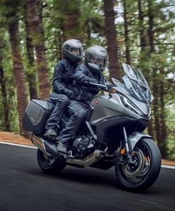 Debiutuje Honda NT1100, czyli siostra modelu Africa Twin na autostrady i kręte górskie drogi
