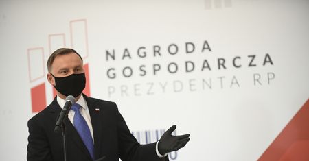 Emerytury stażowe. Andrzej Duda z nich nie rezygnuje. "Od jakiegoś czasu nad tym pracujemy"
