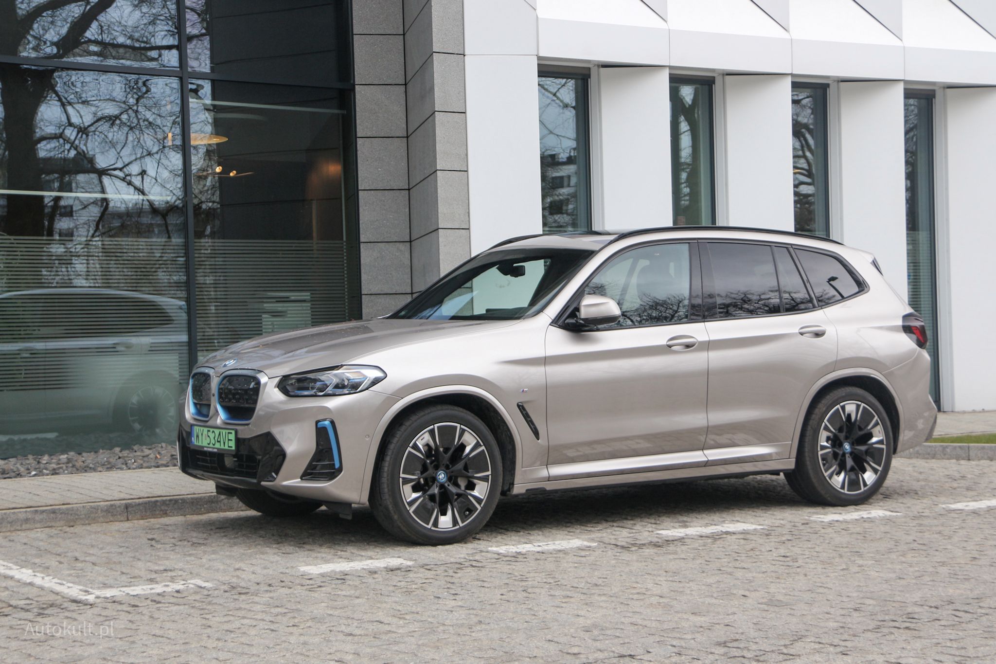 BMW iX3