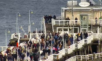 Molo w Sopocie oblężone. Turyści spędzają Wielkanoc nad Bałtykiem