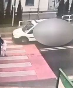 Wszedł z dzieckiem na pasy. Kierowca nawet ich nie zauważył