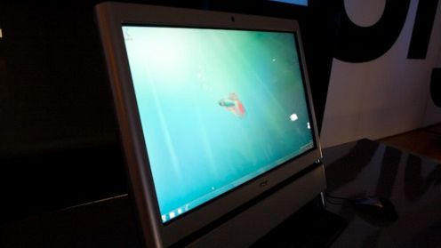 24 calowy All-In-One z technologią multitouch 1