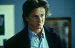 ''Prone Gunman'': Sean Penn na straconej pozycji