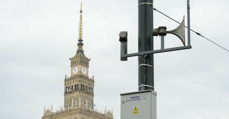 W Warszawie zawyły syreny. Równo o 12.00