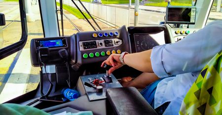 Tyle zarabia motorniczy. MKP Poznań ujawnia stawki pracowników