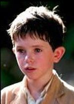 Samotny robot Freddie Highmore