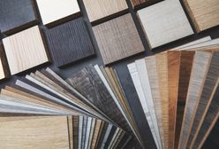 Panele drewniane – jak wybrać najlepsze do salonu? 3 porady