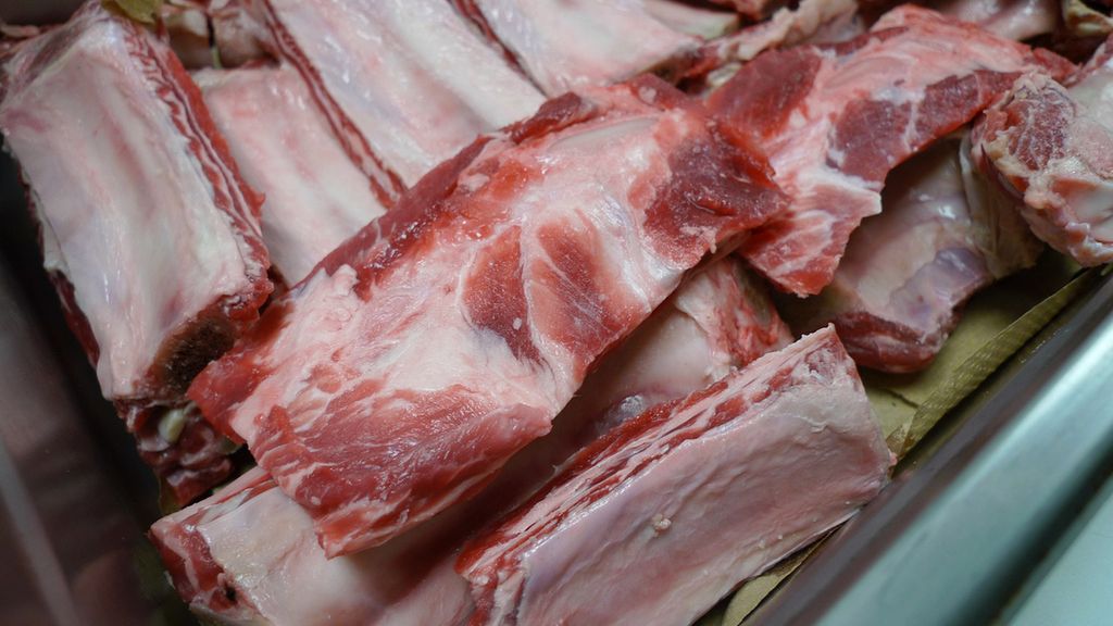 Surowe żeberka wołowe z kością (samo mięso, II klasa mięsa)