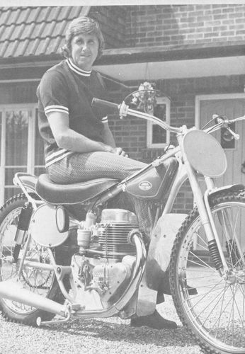 Barry Briggs na motocyklu Java