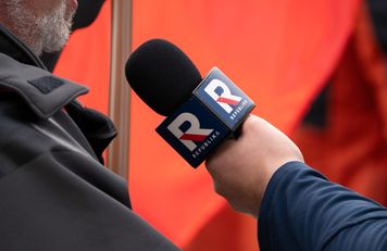 Spadek o ponad 2 mln zł. TV Republika traci finansowanie. W tle rozłam w PiS