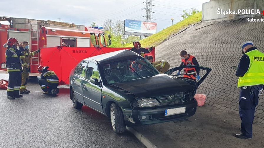 Katowice. Kierująca nissanem primera zginęła w zderzeniu z nissanem juke.