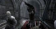 Hellraid szczerzy kły, macha kościstymi ramionami i pluje ogniem