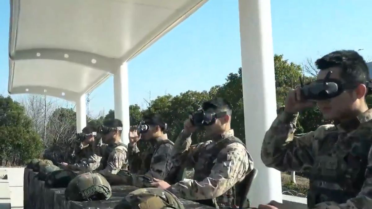 Szturmowy dronowi chińskiej Armii Ludowo-Wyzwoleńczej.