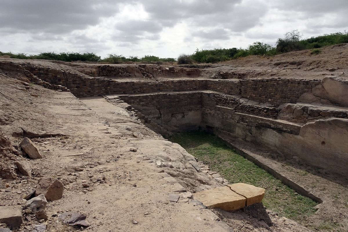 Wykopaliska w okolicach Birmingham archeolodzy prowadzili w latach 1979-82. Ale dopiero teraz, dzięki postępom w nauce, można odkryć rodzinne tajemnice pochowanych (Wikimedia Commons)