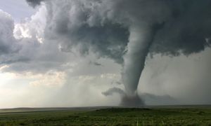 Tornado i gwałtowne burze uderzyły w USA. Jest nagranie