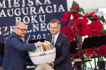Nowy rok szkolny 2026/27 w Toruniu oficjalnie otwarto w Szkole Podstawowej nr 17 [zdjęcia]