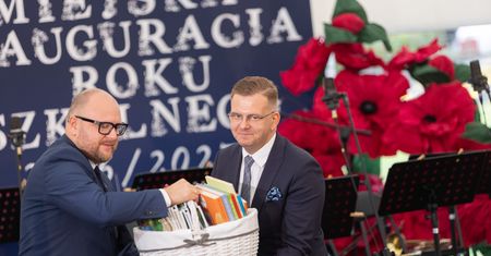 Nowy rok szkolny 2026/27 w Toruniu oficjalnie otwarto w Szkole Podstawowej nr 17 [zdjęcia]