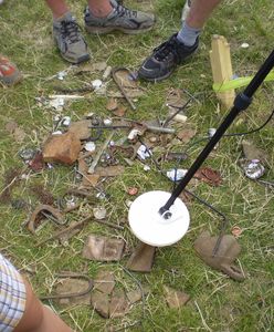 Schylił się po łakocie. Znalazł złoto sprzed 1,5 tys. lat. Odkrycie Norwega na spacerze