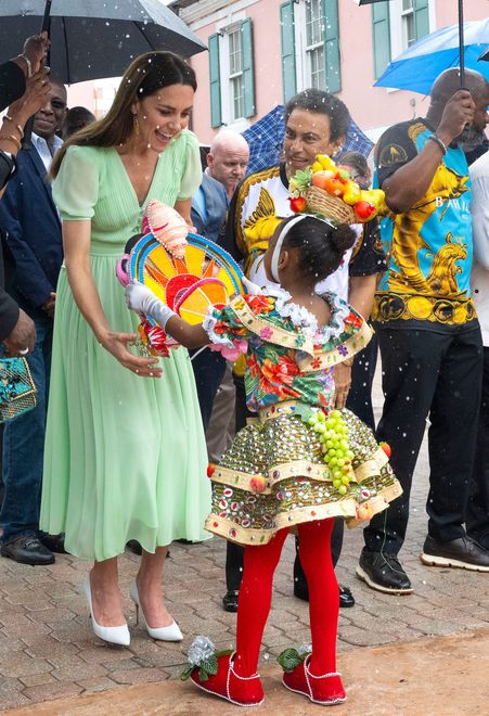 Kate i William bawili się doskonale, nawet w strugach deszczu