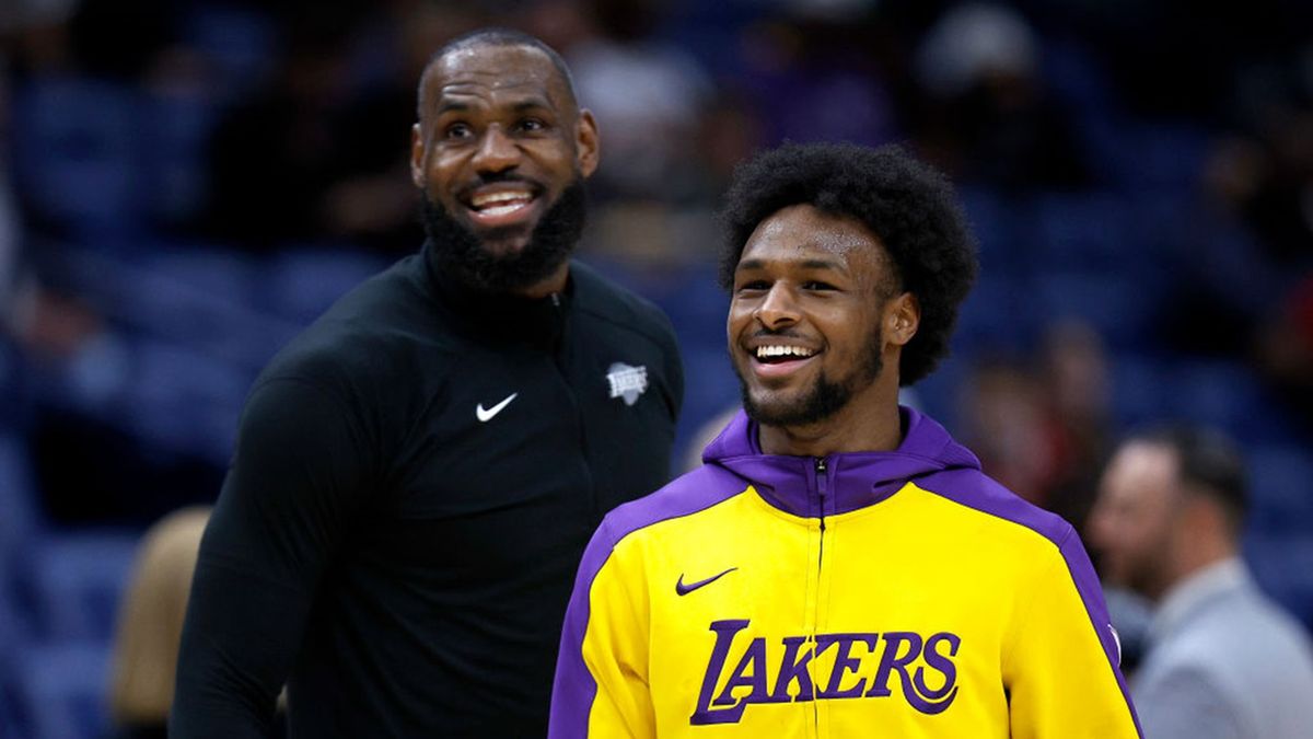 Getty Images / Sean Gardner / Na zdjęciu: LeBron James i Bronny James