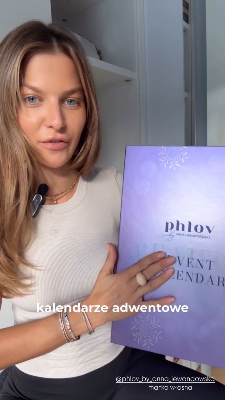 Anna Lewandowska sprzedaje kalendarze adwentowe