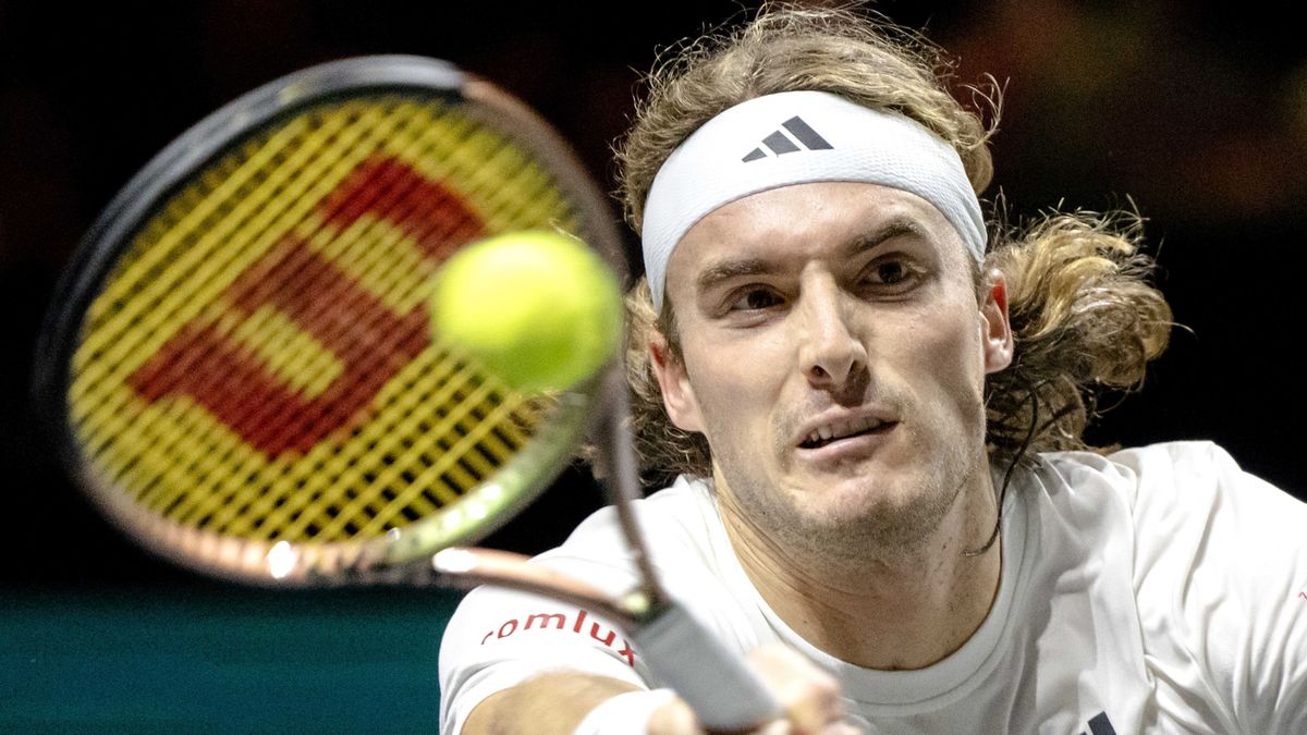 PAP/EPA / Sander Koning / Na zdjęciu: Stefanos Tsitsipas