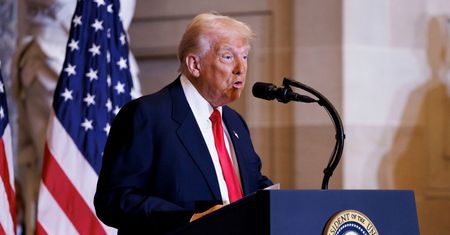 Trump ogłasza nowe cła. Kolejne uderzenie w Kanadę i Meksyk
