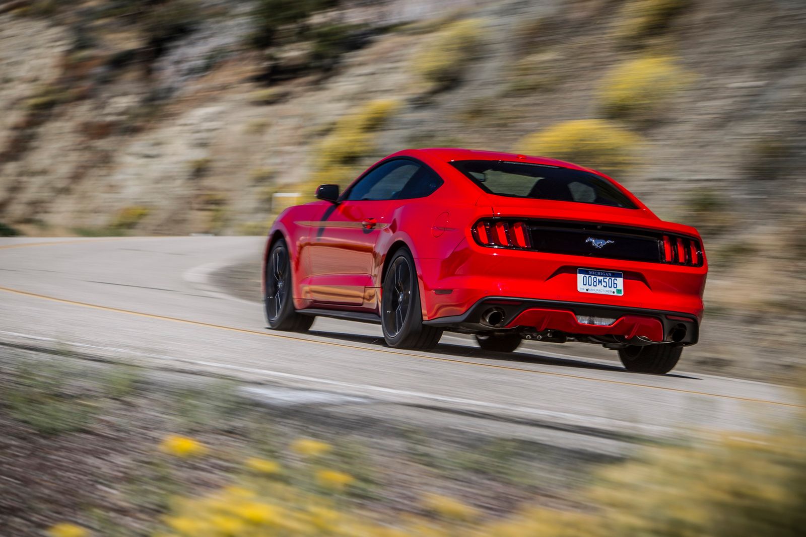 Zobacz Forda Mustanga 2015 na 100 nowych zdjęciach! 39