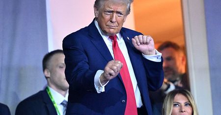"Niebywały, skorumpowany" mechanizm. Trump pozwany