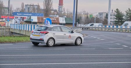 Podwyżka opłat za egzaminy na prawo jazdy jeszcze w tym półroczu. Kursanci zapłacą więcej za teorię i praktykę