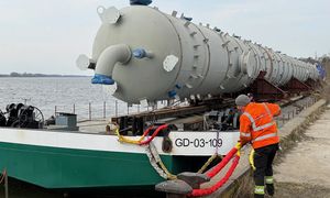 Gigantyczna dostawa dla Orlenu. Transport dotarł do Płocka